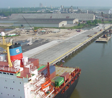 Container berth at Georgia Ports Authority on Savannah River, Savannah, GA Container berth at Georgia Ports Authority on Savannah River, Savannah, GA